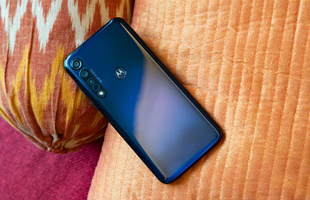 Moto-G8-Plus-profile-show-with-rear-gradient.jpg